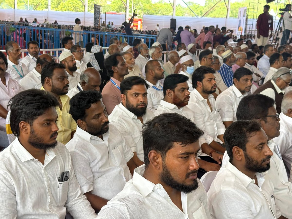 abdulsamadmmk's tweet image. திருச்சிராப்பள்ளி, ஜமால் முகமது கல்லூரி வளாகத்தில் நடைபெற்ற ஜமால் முகமது கல்லூரியின் பவளவிழா ஆண்டின் தொடக்க விழாவில், குளோபல் ஜமாலியன்ஸ் கட்டடத்தை மாண்புமிகு முதலமைச்சர் M. K. Stalin  திறந்து வைக்கும் நிகழ்வில் அமைச்சர் பெருமக்களுடன் கலந்து கொண்டேன்.
#mmkitwing #abdulsamadmla