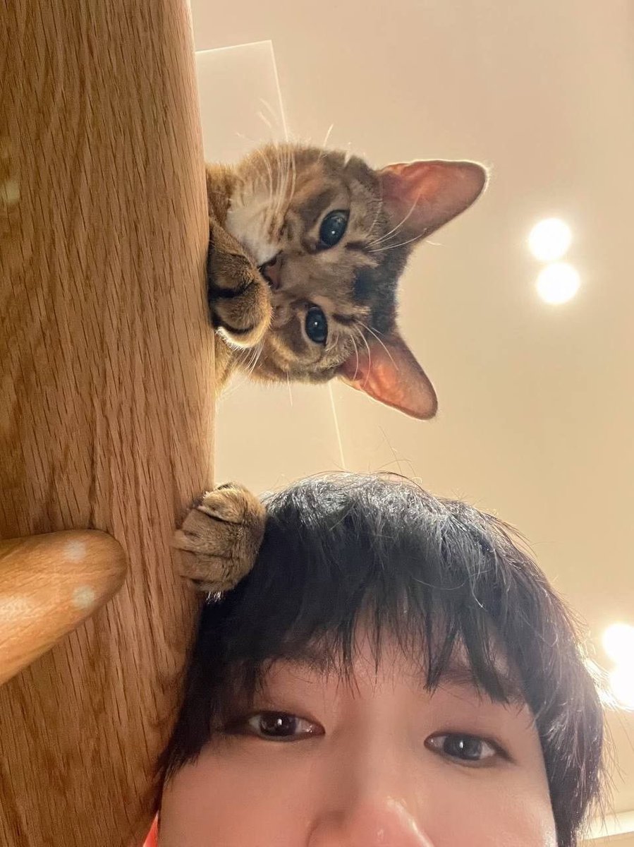 “ลีออนรักเตนมากๆเลยนะเนี่ย” ยังมูฟออนจากประโยคนี้ไม่ได้ น่ารักมากเลยอะ 🥺