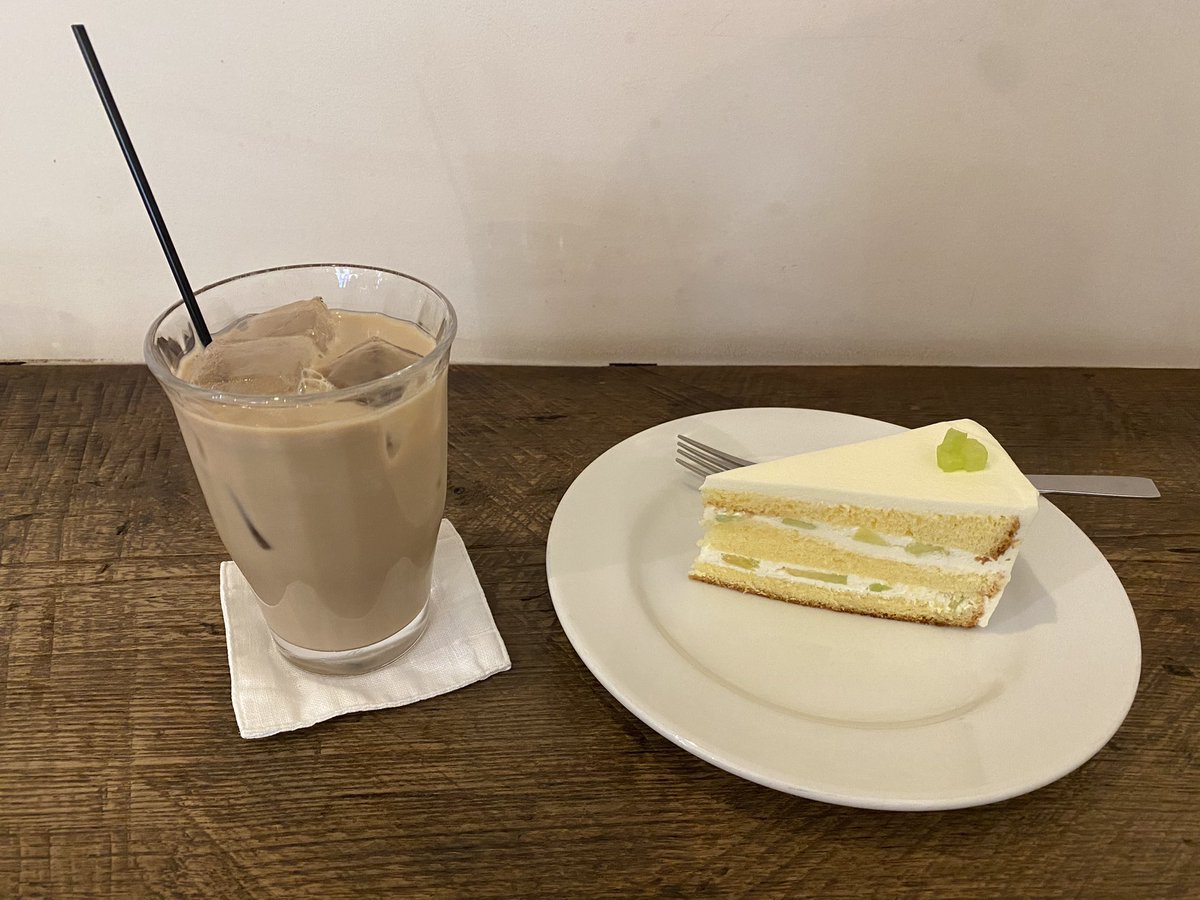 はじめて1人カフェ来たけど落ち着かない( ´ㅁ` ; )
