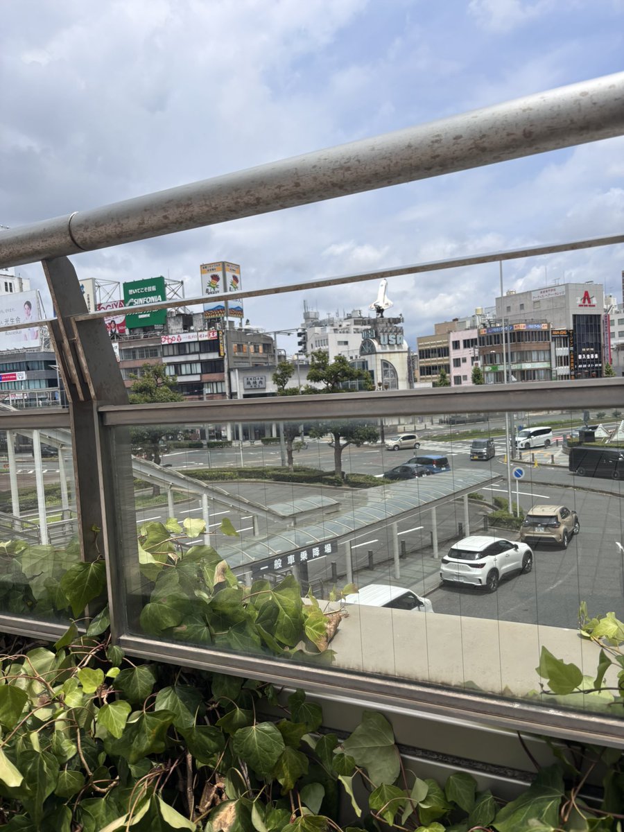 学校終わったー٩(&gt;ω&lt;*)و
土曜日も行かなきゃならんのダルかったー
午前だけだけど（笑）🤭

橋駅の精文館行って帰ります😎