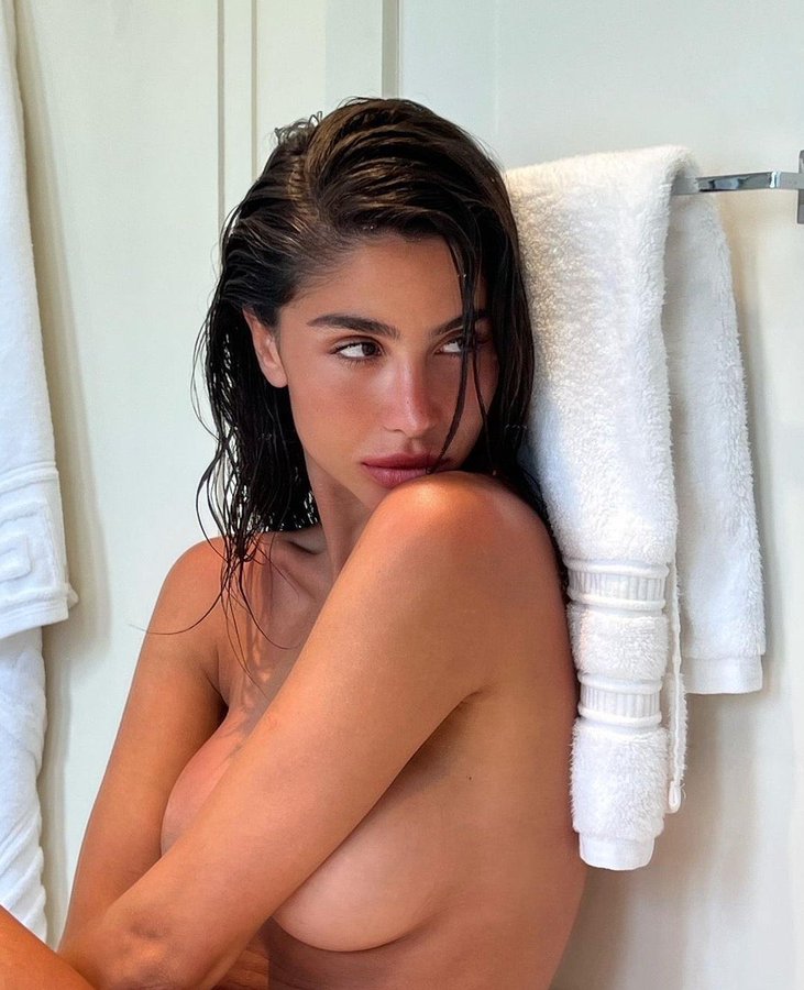 GvoF2-9WcAARaBC?format=jpg&name=900x900