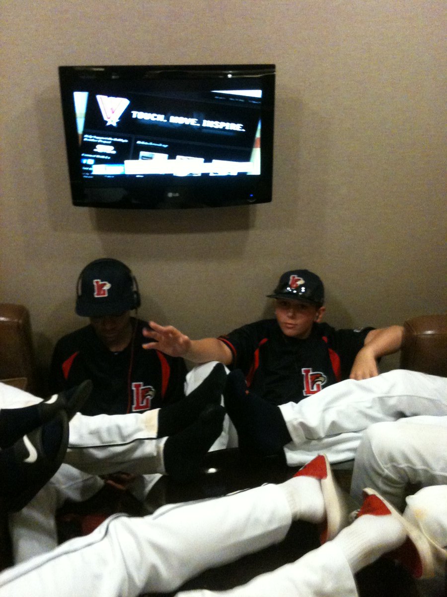 jrbledsoe2's tweet photo. ⁦@rdbledsoe6⁩ and I are watching ⁦@Dbacks⁩ and ⁦@Angels⁩ game-reminiscing of when ⁦@joadell7⁩ and ⁦⁦@b_pfaadt⁩ played together for Louisville RiverHawks 2012. ⁦ https://t.co/vBs8qRJXxW