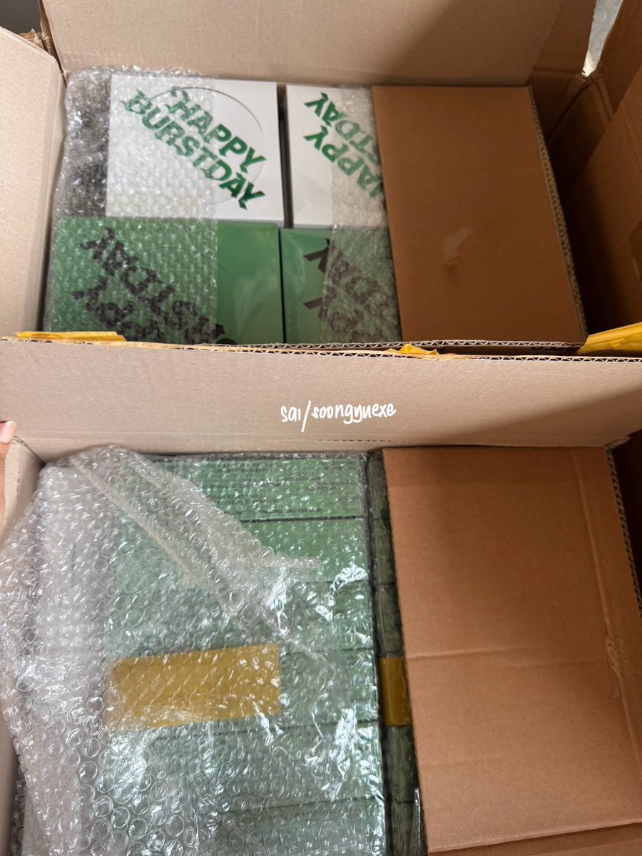 soongyuexe's tweet photo. #saiupdate
finally!! the remaining boxes that were held in customs, have arrived at my address
will continue shipping albums starting today. cut-off for shipment is until july 14 and will resume on july 23
please make sure to submit the shipping form so i can process your orders
i have sent an arrival notice for the following orders:
β bursday albums long dop
β daredevil ot12 set
β daredevil long dop
β weverse ver ot12 set
japan albums have also arrived in ph. im just waiting for the warehouse to release our box, maybe today or tomorrow
if you have questions, please send me a dm!