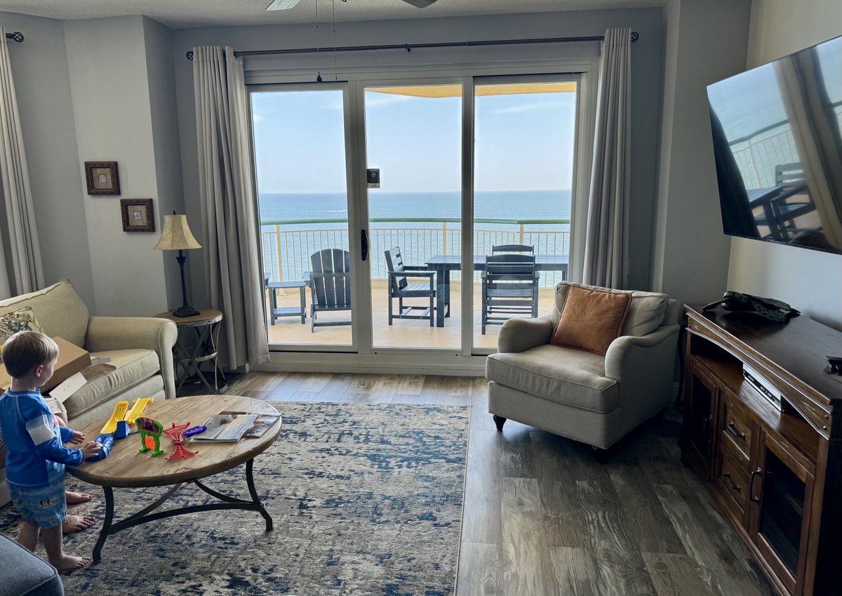 wesruckerTBA's tweet image. Home for the next 9/10 days.
There are some benefits to briefly being between jobs, I suppose.