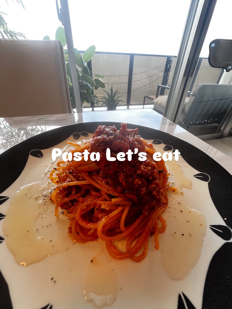 sumage127's tweet image. こんにちは☀️31°

アラビアアータ🍝
ニンニクオイルかけ

いただきます🙏