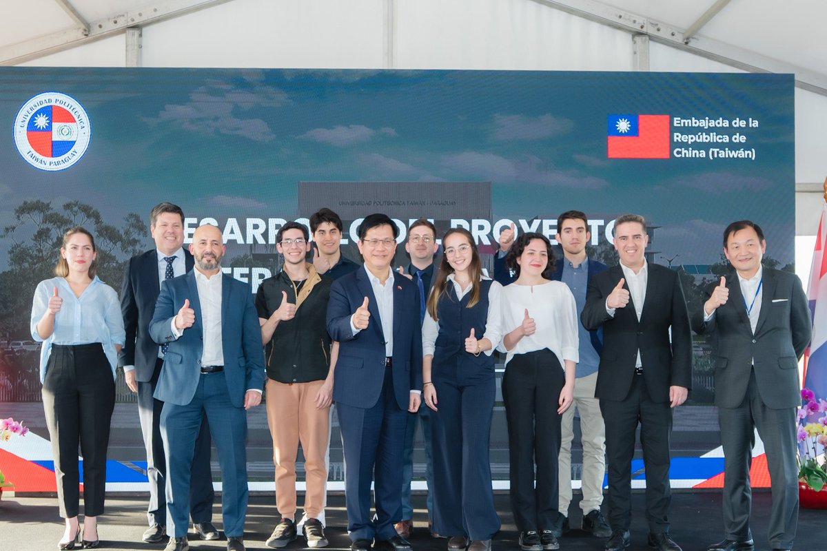 chia_lung's tweet image. Visited #UPTP with @gvillate. As #Paraguay’s first English-taught 4-year tech university, UPTP sits next to the #MITC tech park—showcasing #Taiwan’s ability to integrate education and industry and support our partners through real, lasting cooperation.