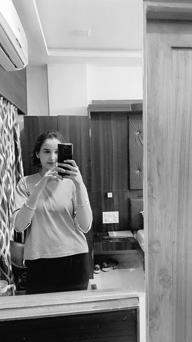 जन्मदिन की ढ़ेर सारी शुभकामनाऐ 
<a href="/Siya7232/">Siya Choudhary</a> 🎂🎉🥳