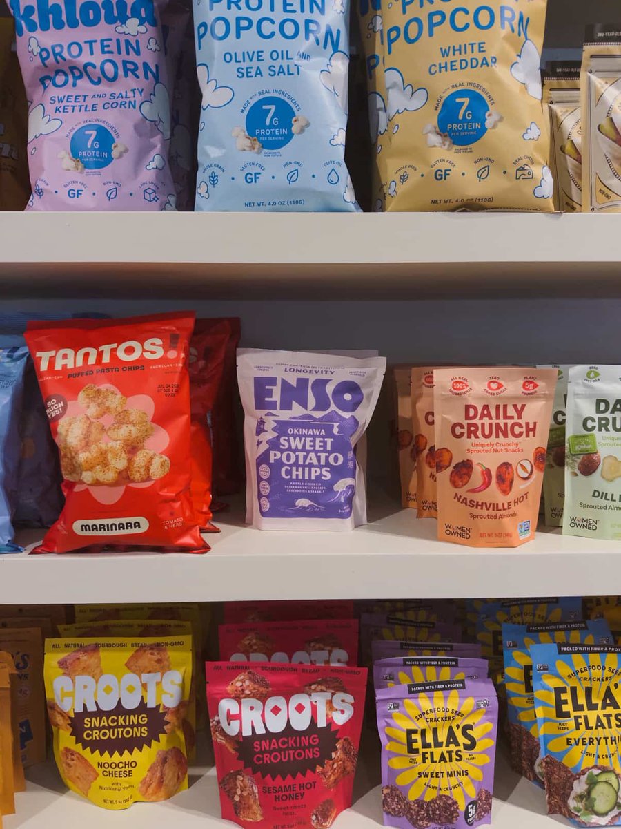 Ensochips's tweet photo. Enso Chips x Pop Up Grocer  🛒
We’re officially stocked at 205 Bleecker St, NYC.
better-for-you chips → now on the best shelves.
shop in store or find us on @ubereats.

#ensochips #popupgrocer #nycfood #healthysnacks #betterforyou #cleaningredients https://t.co/Y1CE3tLLfO