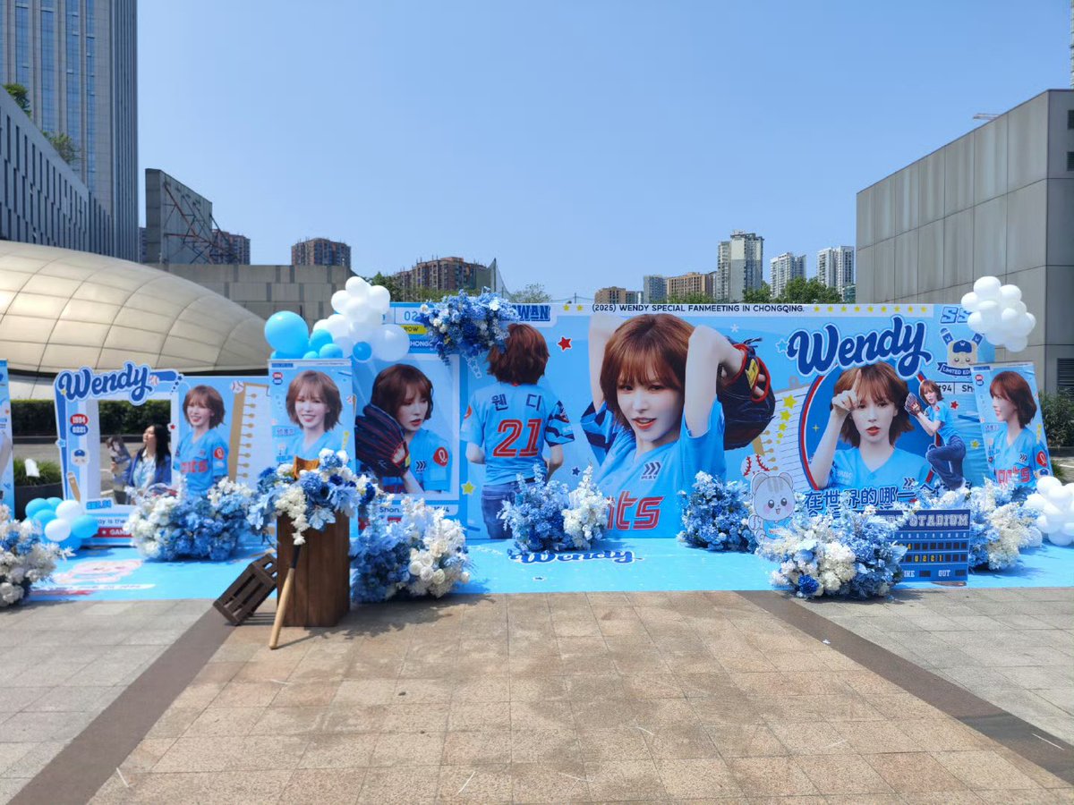 ใหญ่มากกก สะใจ ฟ้าไปหมด 
น้องวาน🩵🩵🩵
Such a big welcome #WENDY to Chongqing🩵