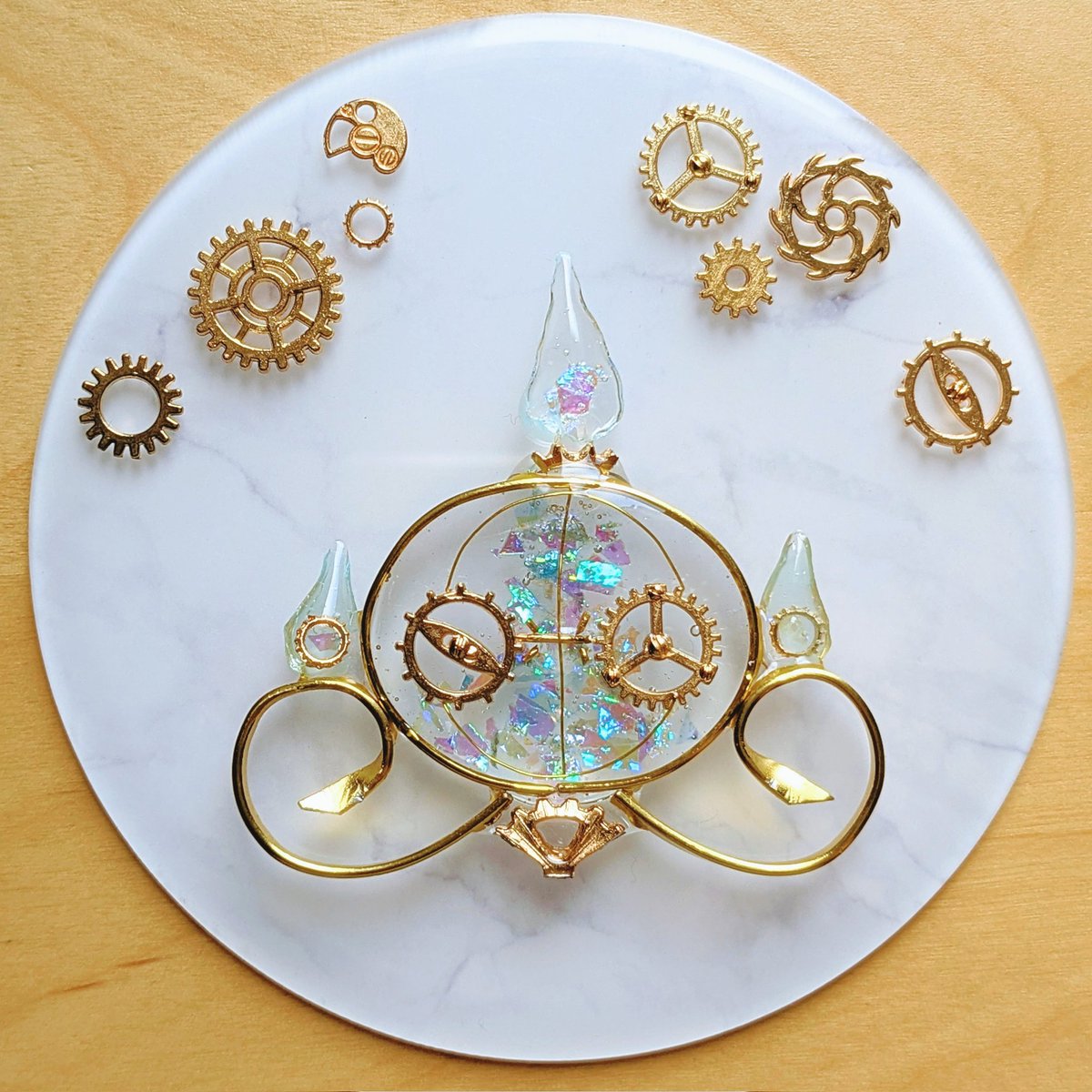 AMASORA0's tweet image. 指先の運動で⚙おシャン作った✨
細かい金属の接続部分はグリッターを塗れば滑らかになるけどこのまま無骨缶があるのも好きだな☺️✨