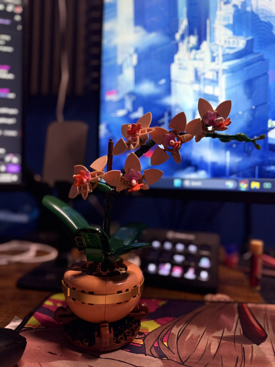 Dude! 

Look how freaking cute this Lego set came out 😭😭😭