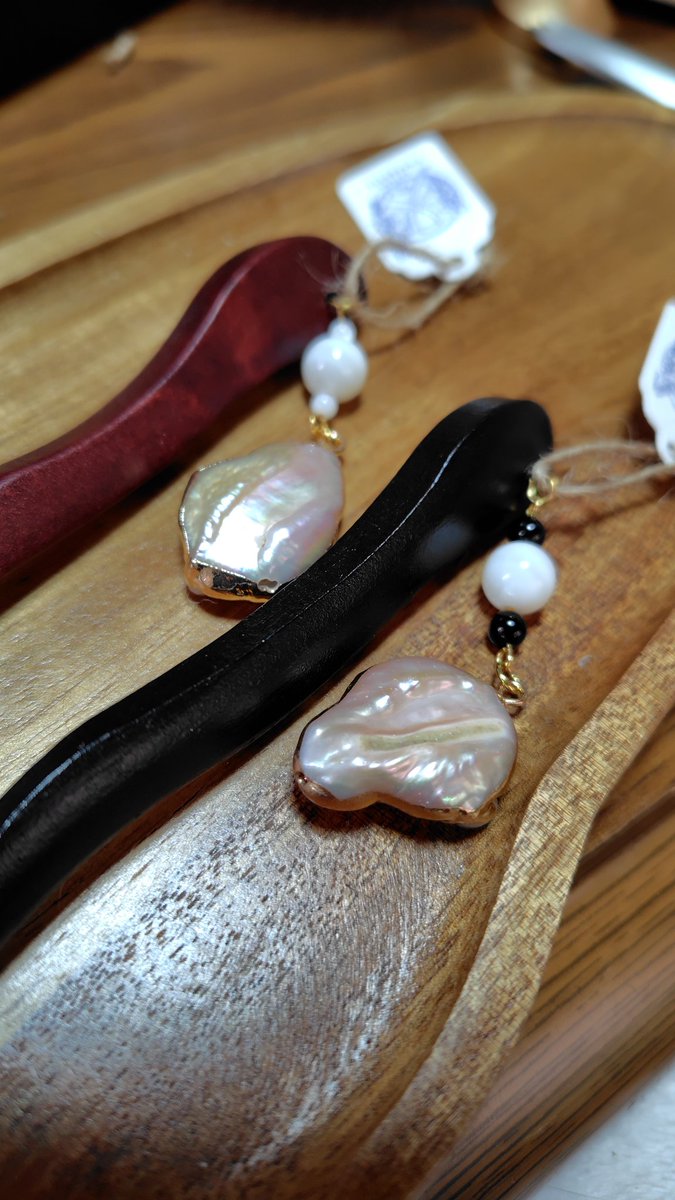 katanacutegrity's tweet photo. ✦納品しました✦
●三日月かんざし
軸／ﾆｯｹﾙﾌﾘｰ、合金、ｷｭｰﾋﾞｯｸｼﾞﾙｺﾆｱ、ｶﾞﾗｽﾋﾞｰｽﾞ、���ｪﾙ等
●木製かんざし
ｼｪﾙ、ｵﾆｷｽ、ﾏｻﾞｰｵﾌﾞﾊﾟｰﾙ等
●リボンバッグチャーム
ｽﾃ���ﾚｽﾁｪｰﾝ、ﾗﾋﾟｽﾗｽﾞﾘ、ﾏｻﾞｰｵﾌﾞﾊﾟｰﾙ等
@dee_asian 様
#足利 https://t.co/bqeiSM4B7X