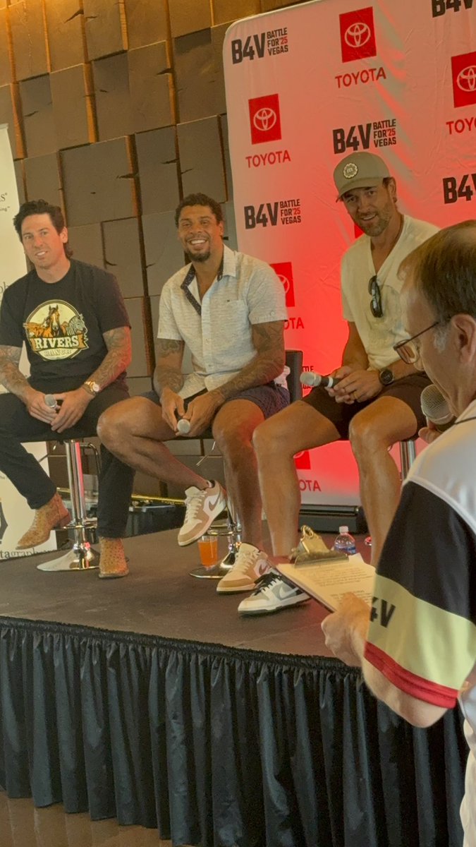 Battle For Vegas tweet media