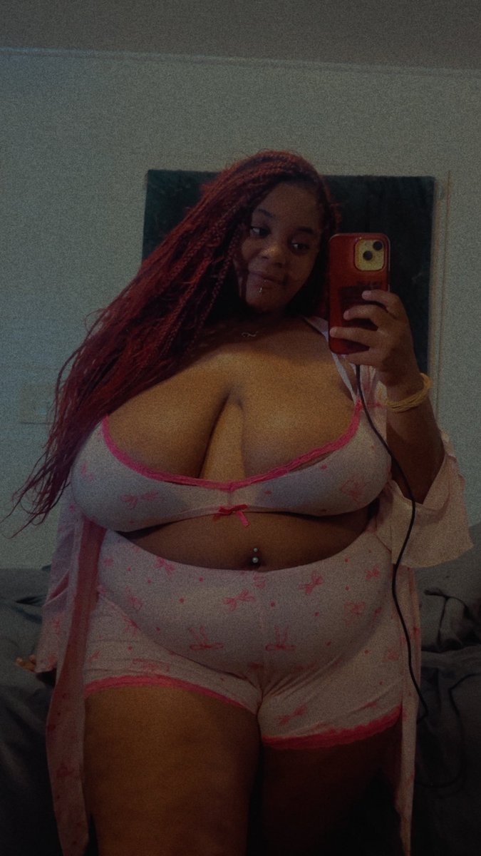 prettydee827's tweet photo. Goodnight from the ladies 🥰😘 late night content available https://t.co/P4v6GggMai