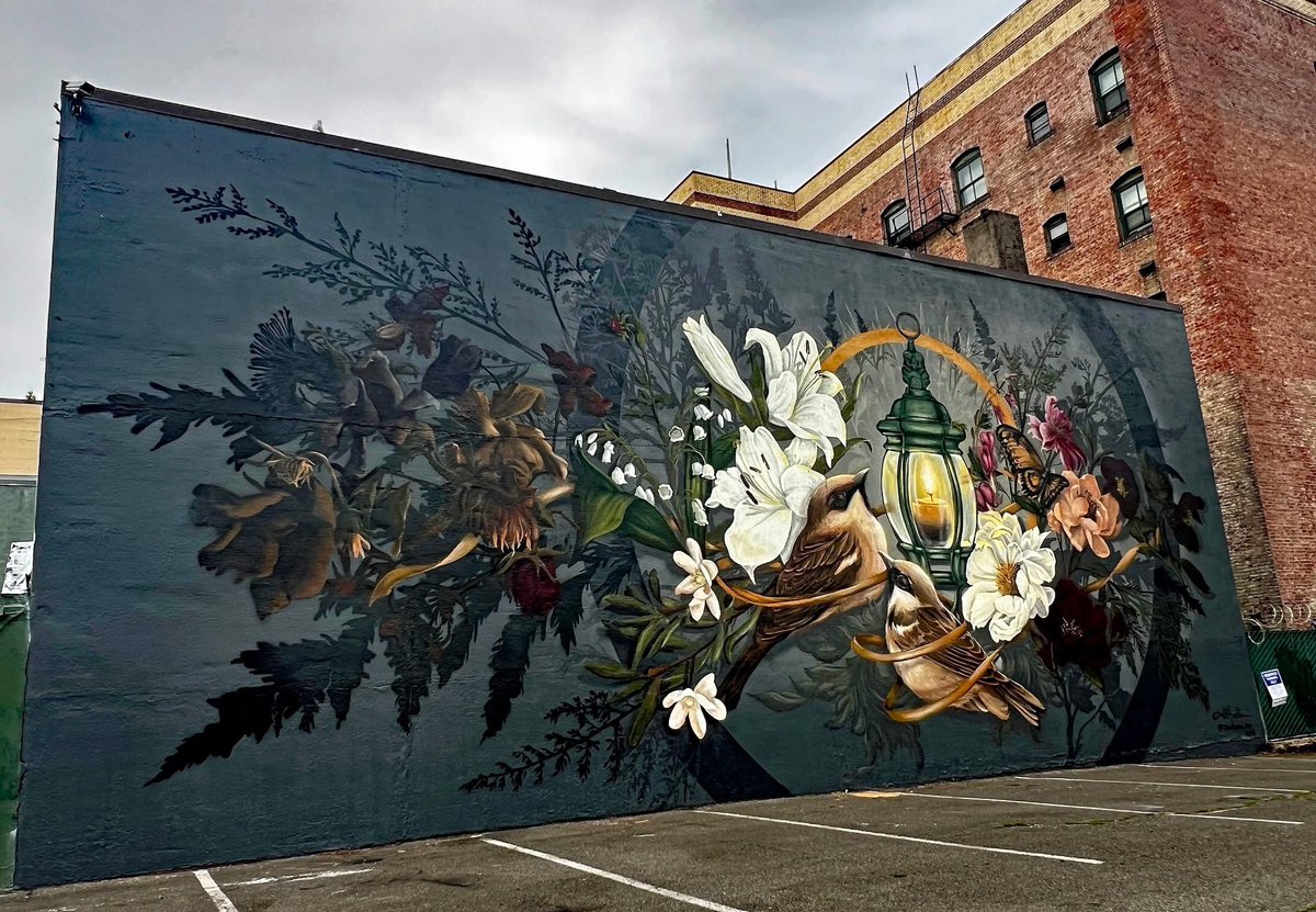 cascaeds's tweet photo. One of my favorite things about Portland is all the lovely murals I always encounter 🥰 https://t.co/mbR4M1KggL