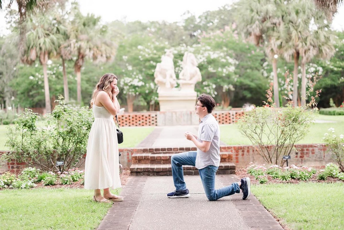 oliviaxhensley's tweet photo. completely forgot to tell Twitter than I’m marrying the man of my dreams 💍✨ https://t.co/oXDF6nOdNy