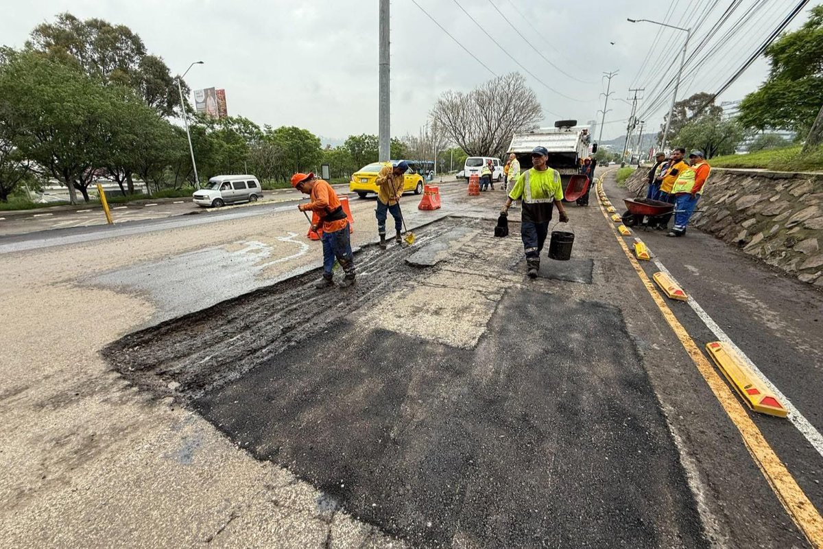 #LaCiudad | Con una inversión de 24 millones de pesos, el <a href="/qromunicipio/">Municipio de Querétaro</a>, a través de la Secretaría de Obras Públicas, ha atendido 8 mil 250 baches a lo largo de 465 kilómetros en distintas vialidades de la capital, como parte del programa integral de mantenimiento urbano que