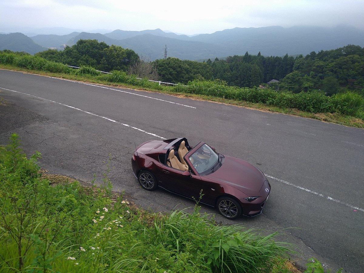 Ryo_at_night's tweet photo. 関東は暑すぎず、週末に久々のオープン日和。なので秩父のお山に来たんだけど、道中、ロドとはまだ1台もすれ違ってない。。。秩父はみんなあまり来ないのかなぁ。
#ロードスター 
#秩父 https://t.co/u8GtvvtfcH