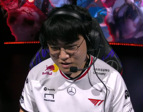 redbullgaming's tweet photo. he does it again. he's just. too. good. #MSI2025 https://t.co/woqrwyK0A0