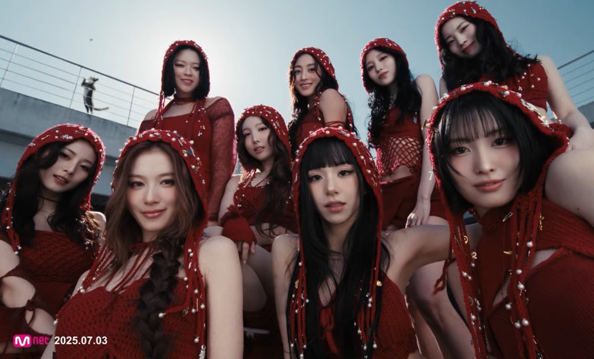 ไม่ได้รีวิวเพลงทไวซ์มานานและเพราะคัมแบคนี้เป็นอัลบั้มเต็มที่ 4 เลยจะรีวิวเธรด
TWICE 4th Full lengh Album 'THIS IS FOR