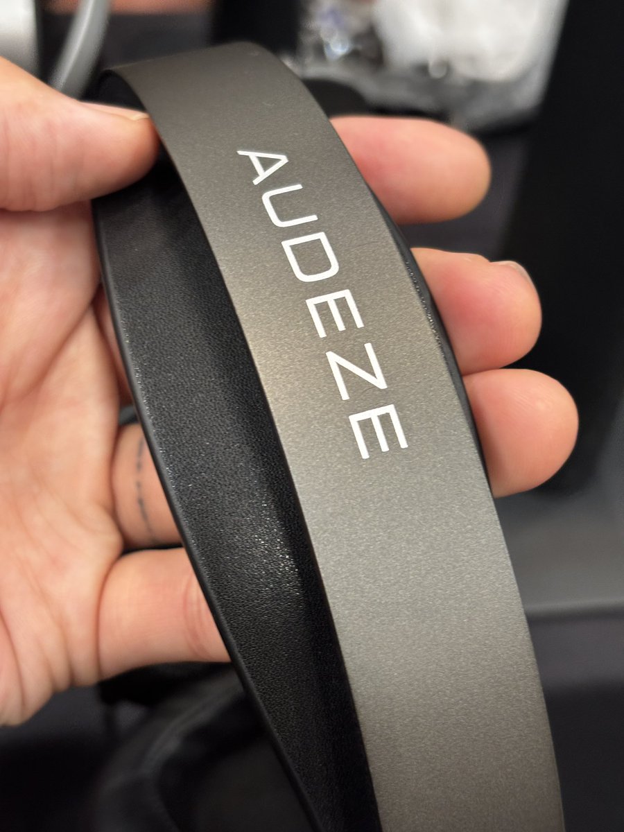 ヘッドホン - Search / X