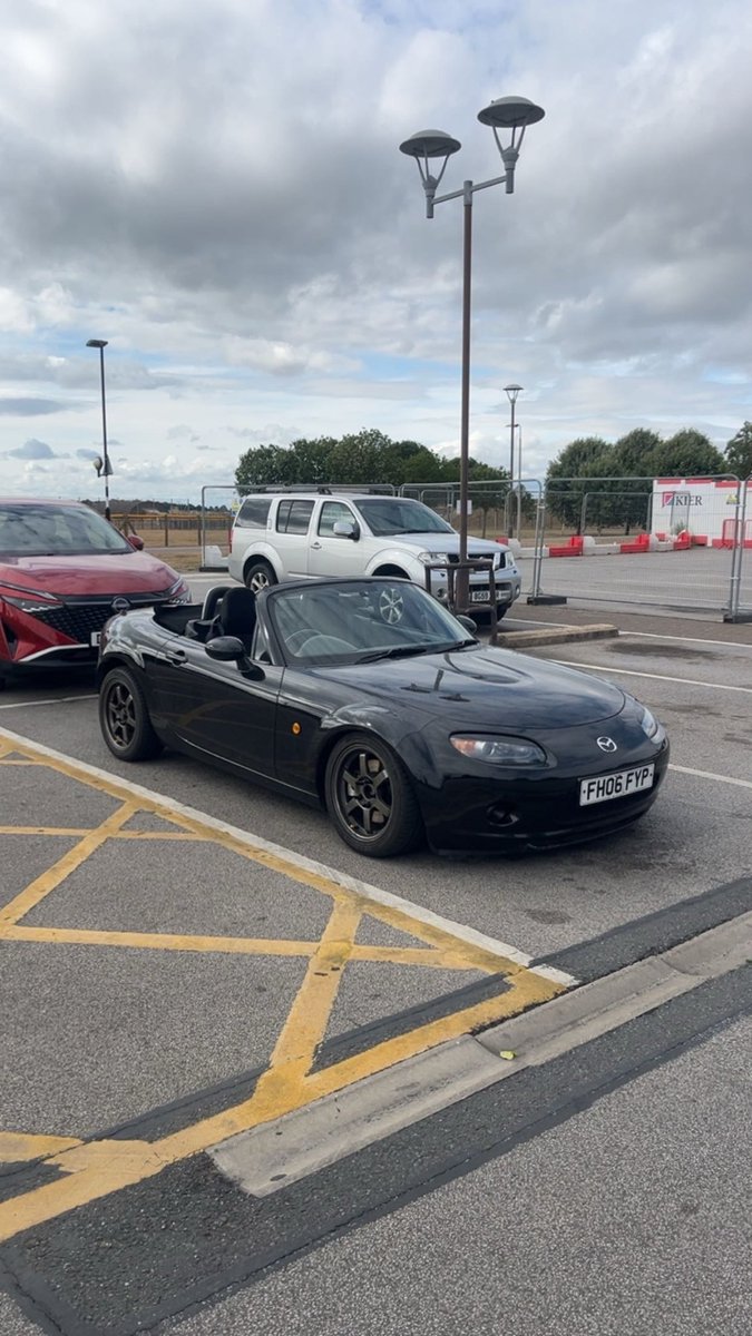 wakeuplime's tweet photo. no more lifted mx-5 https://t.co/jdmJla9GcQ
