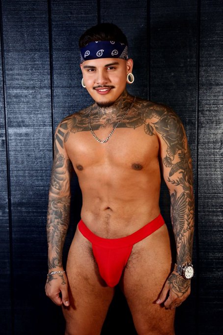 Watch Mark Anthony 🔴's leaked NSFW photo on TwXstars