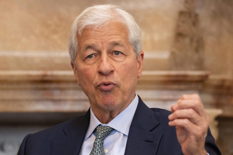 JPMorgan Chase CEO Jamie Dimon made headlines during a high-profile event in Dublin, Ireland, by sharply criticizing the Democratic Party and its approach to diversity, equity, and inclusion (DEI) initiatives. Speaking at a foreign ministry event, in remarks covered by Bloomberg,