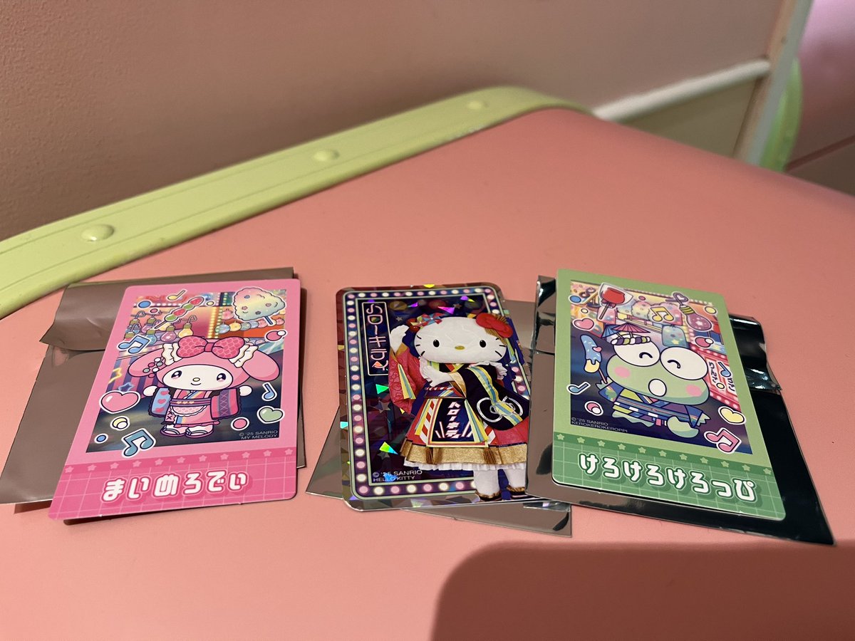 blue__sw_'s tweet photo. 【交換】サンリオピューロランド　ピューロ　ネオナツマツリ　インスタントフォト風カード
モーニングノベルティ

譲:けろっぴ、キティ、マイメロ

求:¥800

本日ピューロ手渡し https://t.co/9gTpxa86pN