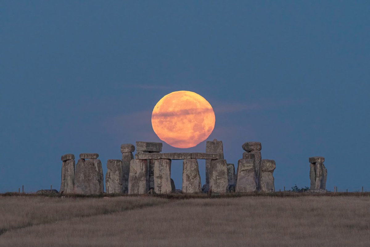 Another fantastic Stonehenge Full Moon photo. This time from Vijay Patel.