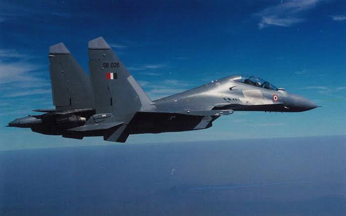 🚨 BIG BREAKING

India SUCCESSFULLY test-fires two back-to-back indigenous ASTRA Beyond Visual Range missiles from Su-30 MKI 🚀

— Both missiles HIT targets with pin-point accuracy 🔥