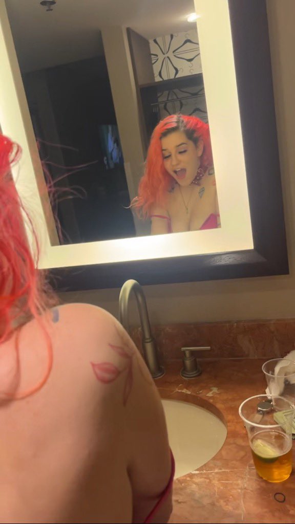 FreakyDiorDemon's tweet photo. Getting fucked on a leash is crazyyy🫢🫢 Should I post the video?

https://t.co/71kc9TbSt2 https://t.co/04lCKUM7mY