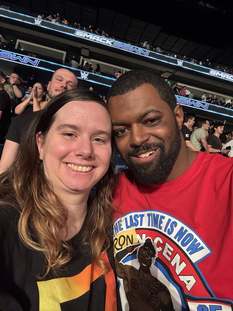 TangoDelta93's tweet photo. Put some RespecT on @RonKillings’ name!! So glad we got to see you get the W in Nashville tonight! #SmackDown https://t.co/nv0FBMMRzw