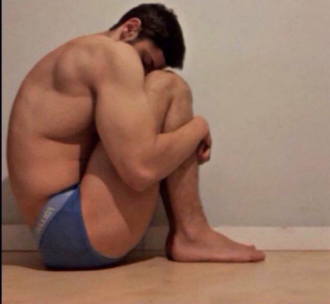 passei a noite toda jogando world of warcraft acho que me odeio um pouco