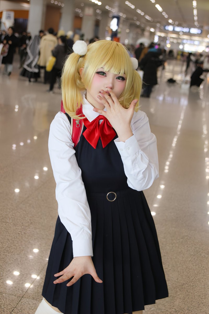 트친들이 이날 얼굴 칭찬을 진짜 많이함... 앞으로 양갈래로리만 하라고 20번은 들은듯