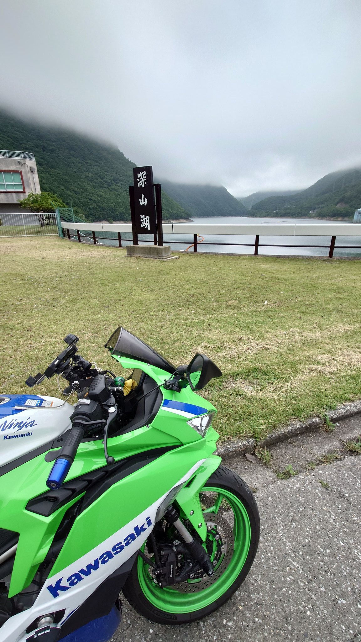 静かな湖 白龍湖 高知の穴場スポット 神秘的な自然の絶景が癒されます