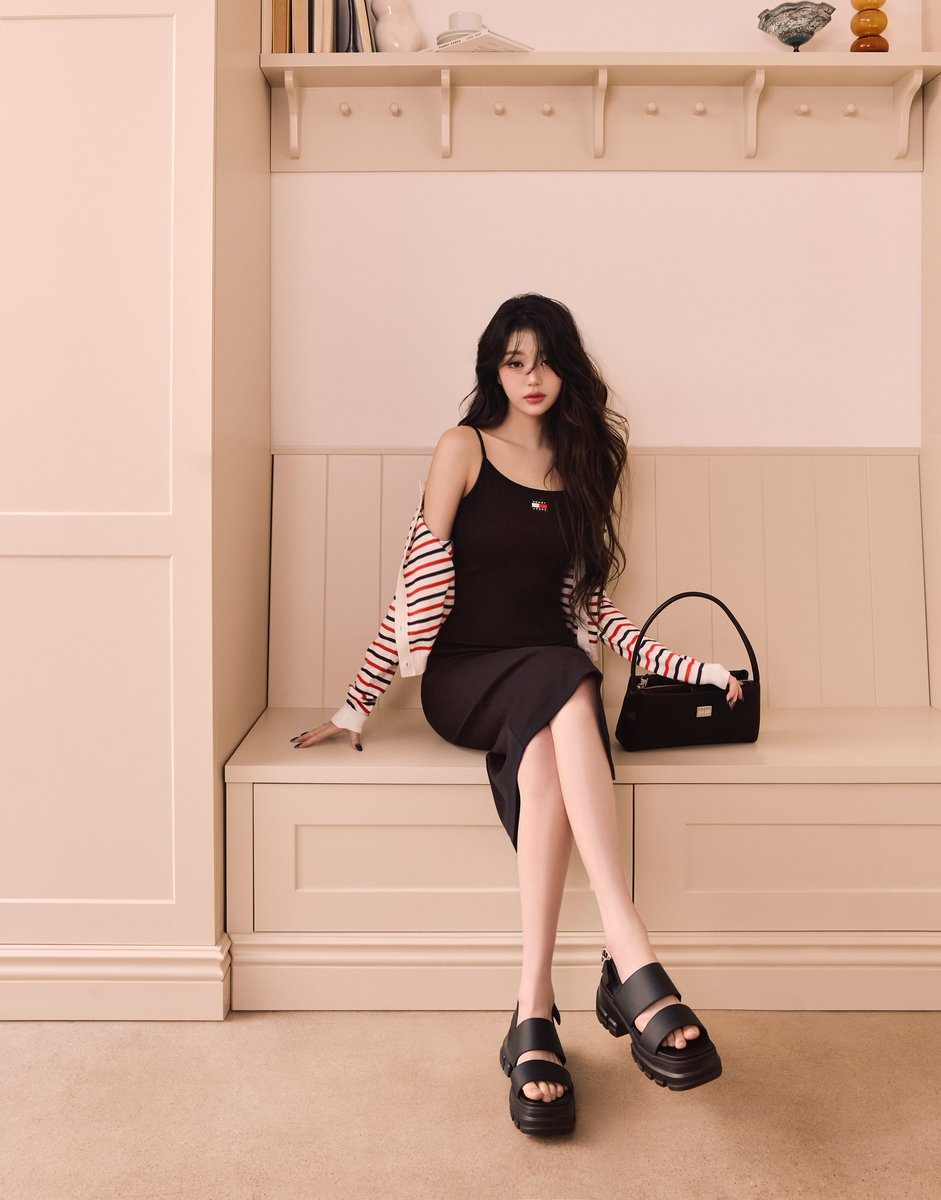 チャン・ウォニョン が魅せるストリートxプレッピーなスタイル