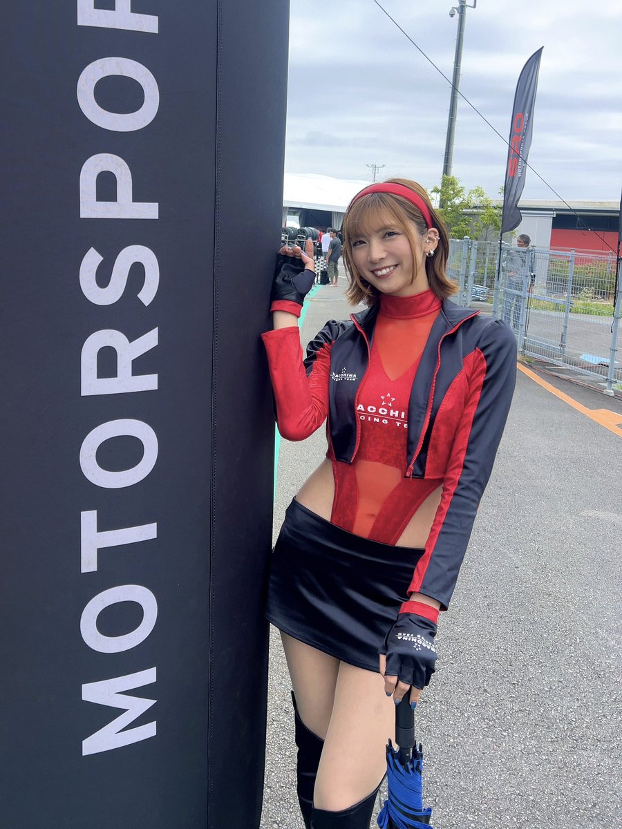 _kae_pompom's tweet image. 1号車はトラブルにより予選を走りこることができませんでしたが、追い上げに期待です💪🏻🔥

ピットウォークは14:15〜予定です❤️‍🔥
たくさん撮ってくれたら嬉しいナ🐉🖤

#japancup #GTWC