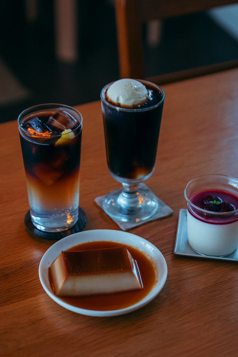 전주 느좋과 맛좋을 겸비한 카페 네 곳

• 바이아 커피 스토어 : 쫀쫀한 둘세데라떼 엄청 맛있고 그냥 라떼도 맛있고 다 맛있슨

• 시화 커피하우스 : 커피랑 디저트를 아예 페어링 세트로 파는데 체고엿슨

• 매튜커피 : 바이아 원두 사용하는 카페인데 달마다 새로운 디저트가 있슨

•