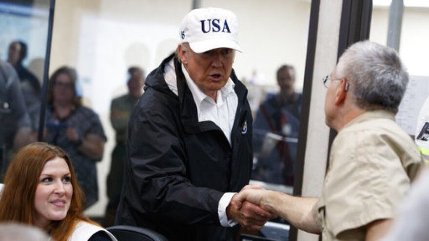 USAcoincrypto's tweet photo. The @realDonaldTrump now wears USA hats

#USACoin https://t.co/r2GPE5XgOa