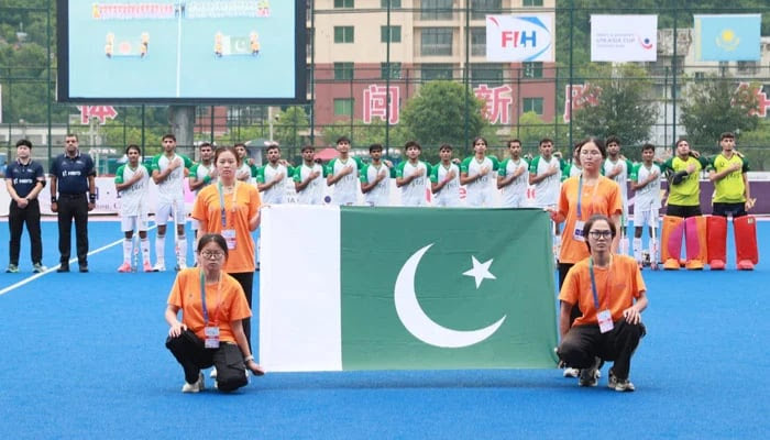 PATofficialSM's tweet image. 𝘾𝙤𝙣𝙜𝙧𝙖𝙩𝙨 to 𝗣𝗮𝗸𝗶𝘀𝘁𝗮𝗻's Men's U18 hockey team for their thrilling 4-3 shootout win over Malaysia to reach the U18 Asia Cup 2025 final! 🏑🇵🇰 Best wishes for the final against Japan—𝗯𝗿𝗶𝗻𝗴 𝗵𝗼𝗺𝗲 𝘁𝗵𝗲 𝗴𝗼𝗹𝗱!
#PakistanHockey #AsiaCup2025 #READY_TO_JUMP