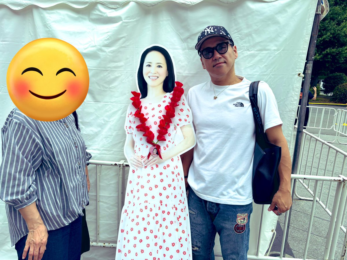 hid0nna's tweet photo. ママンナと聖子のコンサートにやってきましたー！！
楽しんできます✌️

#松田聖子
#ヒドンナ https://t.co/QCeQTIjGFS