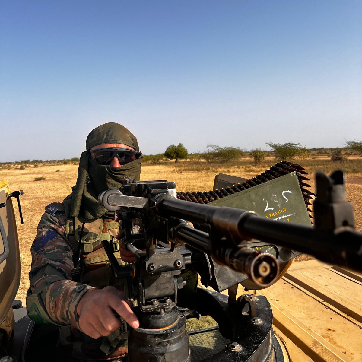 KonarkCorps's tweet image. “Agile in Thought, Relentless in Action”

#GallantWarriors of #BattleAxeDivision redefining facets of modern warfare — harnessing next generation weaponry, #CuttingEdge technology &amp;amp; high-mobility platforms.

#TechnologyAbsorption
#DesertCorps

@IaSouthern
@adgpi