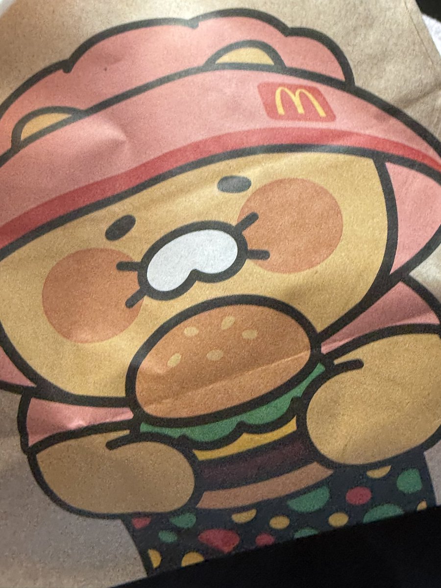 w1nteruck's tweet image. 너무 맛있구 ..... 
근데 매장에서 먹어야 더 맛있을 듯
다들 이거 사러 오억명이 맥날에 잇엇음