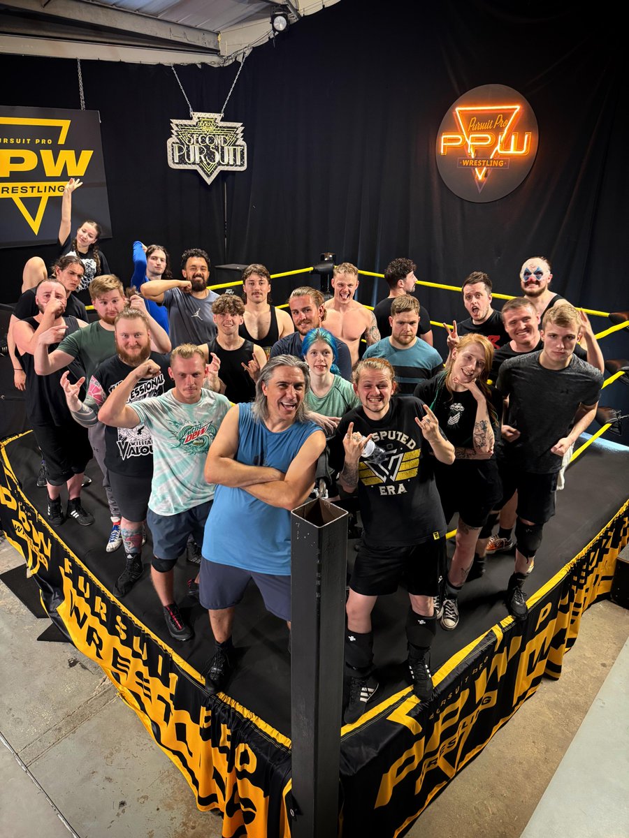 PursuitProWres's tweet image. 🥋@LondonFu Friday Night Seminar 🐯
We had a fantastic time with Paul last night. Truly a wealth of knowledge, insight and passion.
Gymkata will be lined up for our next tape study!