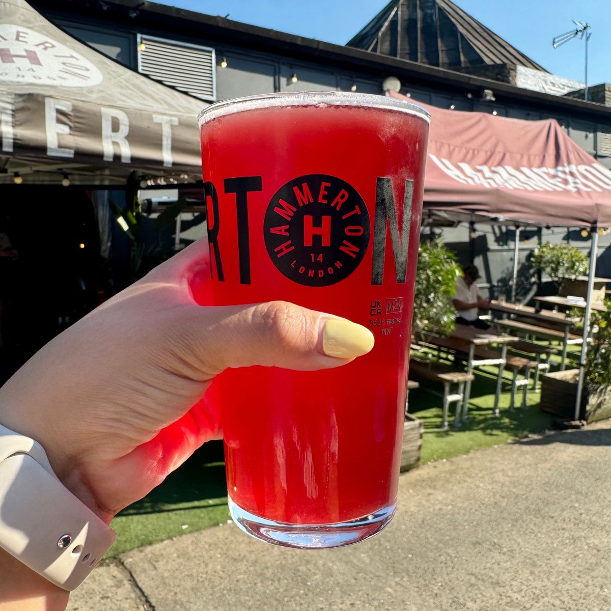 A TASTE OF PERU IN THE LONDON SUN
Crafted with Maize Morado and inspired by the traditional Peruvian soft drink Chicha Morada, our new Chicha Sour is vibrant, refreshing and naturally soured. With its striking red hue and bold fruity notes, this is the perfect pint!