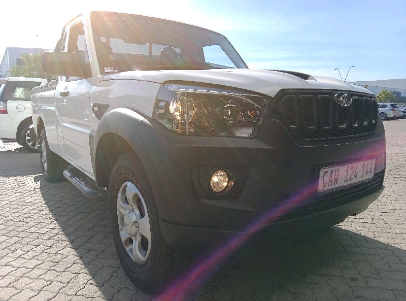 mikesfreightt's tweet photo. 2024 Mahindra PIK UP 2.2 Mhawk S4 Pick Up Single Cab
Price excluding duty 14500
Mileage
15 381 km

Drive Type
4X2

Transmission
Manual

Fuel
Diesel

Consumption
7.7 l/100km

Engine Cap
2179 cc
0774316331 https://t.co/C36NoIsmGG
