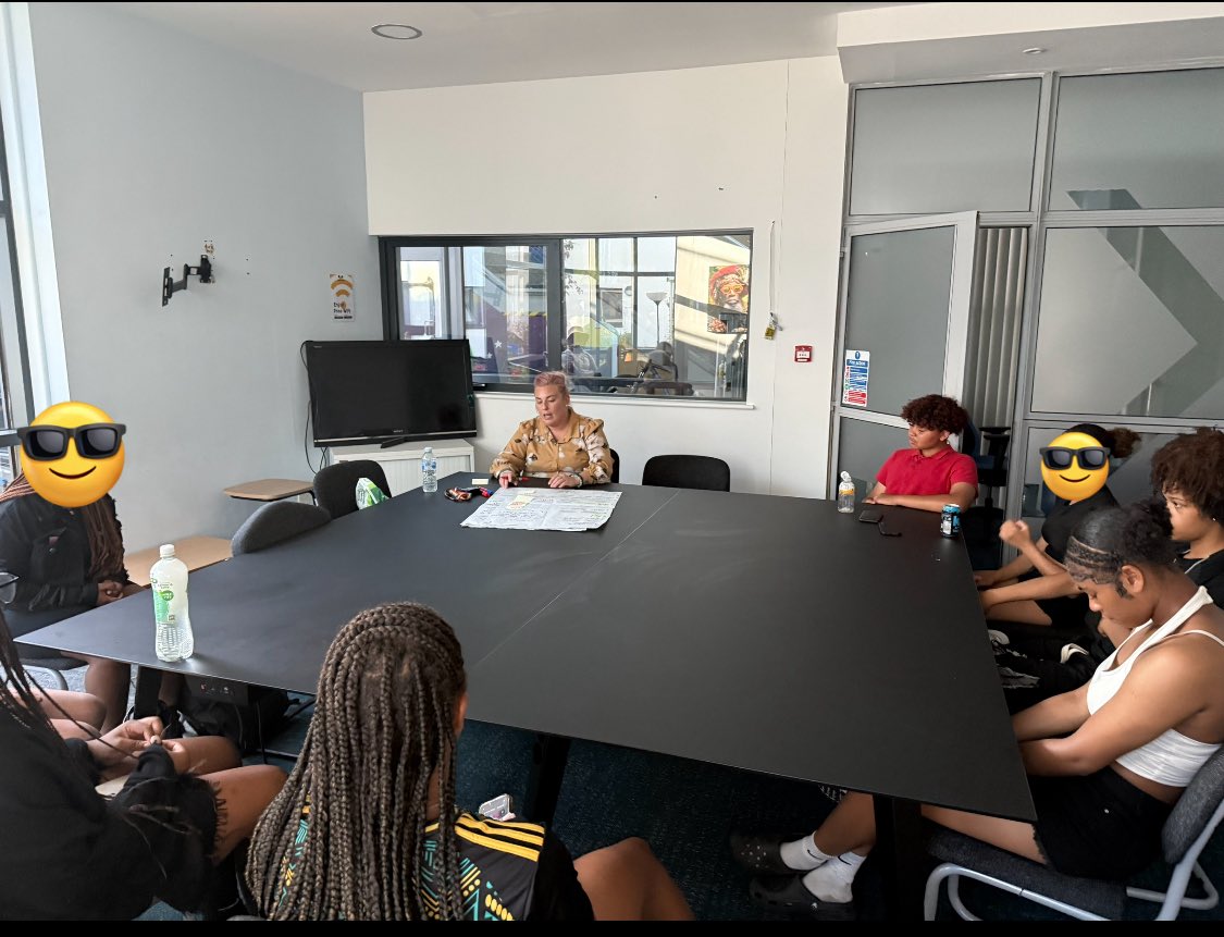 kemoywalker's tweet image. Community, Growth & New Opportunities!
We had an amazing evening at The @msmpowerhouse, @MSVHousing also joined us for an important session around knife crime, giving young people the space to express their views, ideas, and concerns. The conversations were powerful. Thank you!