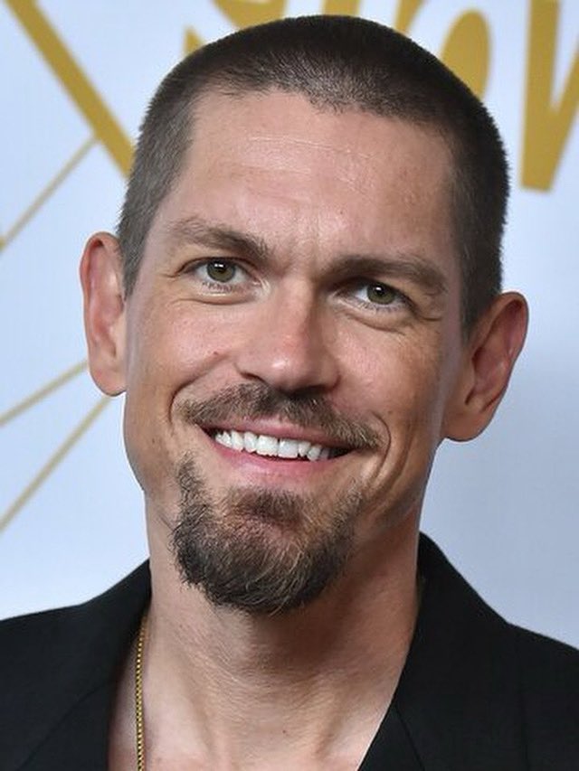 nicolegrant820's tweet image. Happy Birthday Steve Howey🎂🎈 #happybirthday #stevehowey
