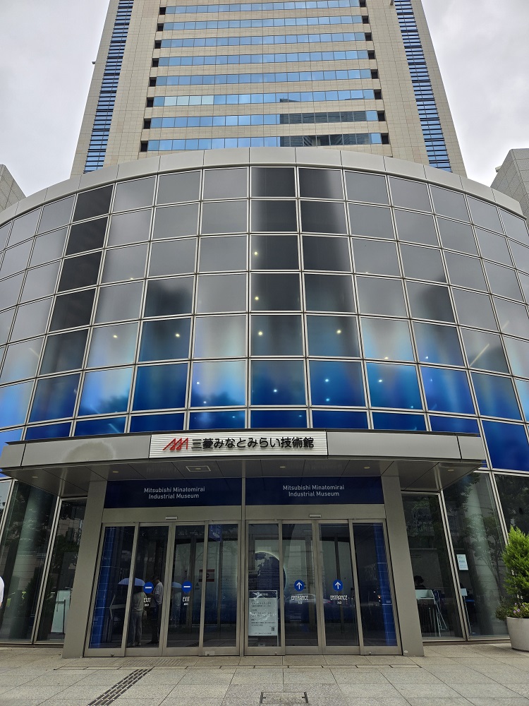 MinatomiraiNow's tweet image. 🚀『#三菱みなとみらい技術館』リニューアルオープン🚢
エントランスを入ると、壁一面に三菱重工グループの製品16種類の実物大グラフィックがお出迎え🥰
その大きさは👀あちこちにあるスケールで実感できます😃
体験しながら学べる「みらい調査隊」も実施中❣
#みなとみらい
minatomirai21.com/campaign/121700